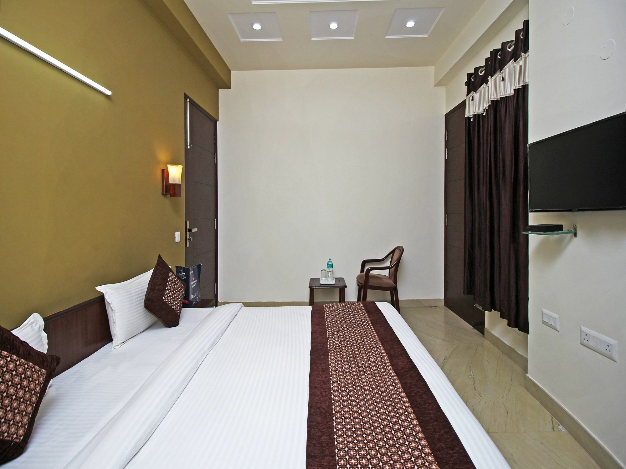 Fabhotel Mannat Residency Sec 52 Gurgaon Exterior foto
